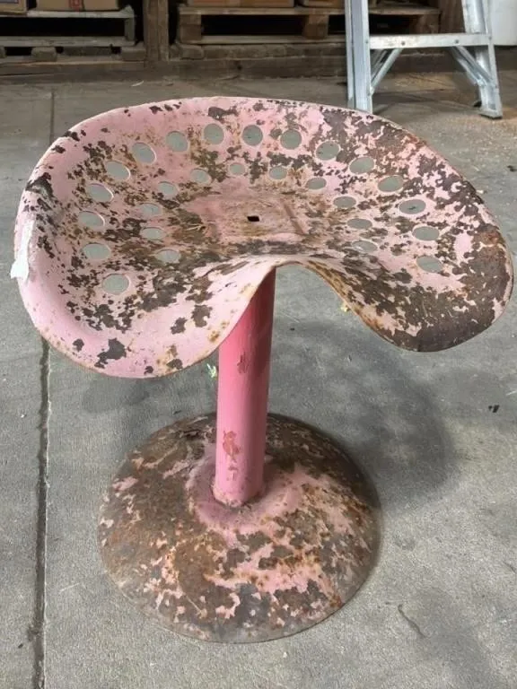 Tractor Seat Stool. 18�H. *NO SHIPPING *LYS