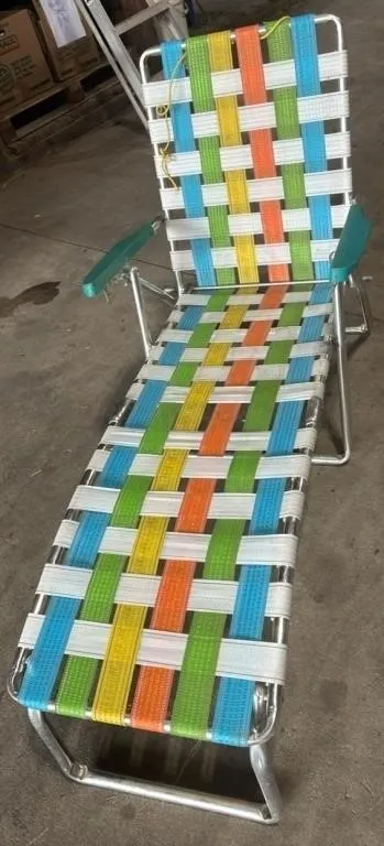 Lounging Chair. *NO SHIPPING *LYS