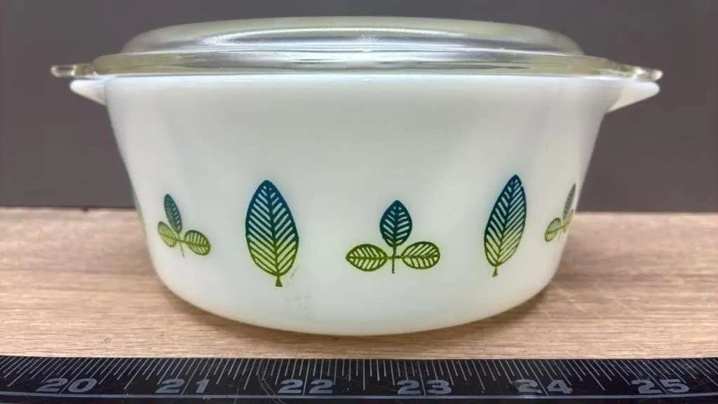 1959 Pyrex Blue Green Leaf Casserole #472