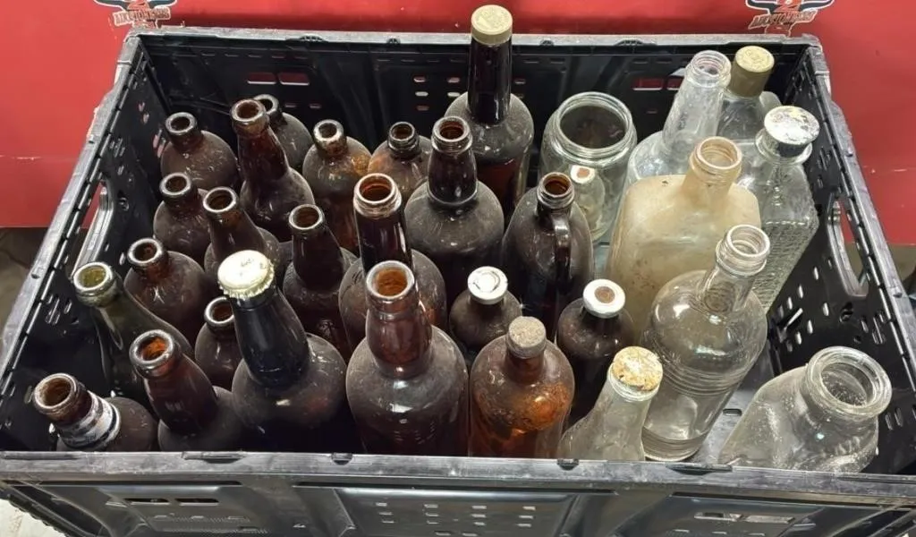 Crate of Asst. Bottles. *NO SHIPPING *LYS