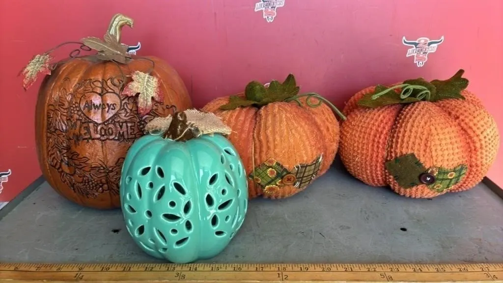 Decorative Autumn Pumpkins. *NO SHIPPING *LYS