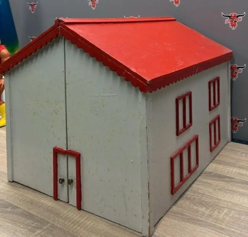 Homemade Doll House. 17�Wx23�Dx17�H. 46�Fully