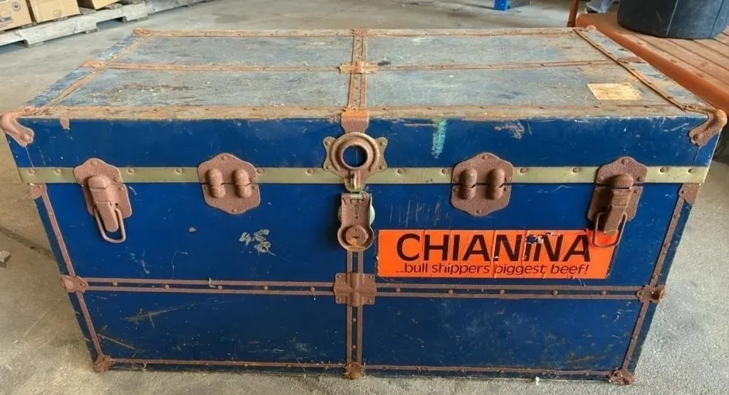Steamer Chest. 41�Wx21�Dx21�H. *NO SHIPPING *LYS