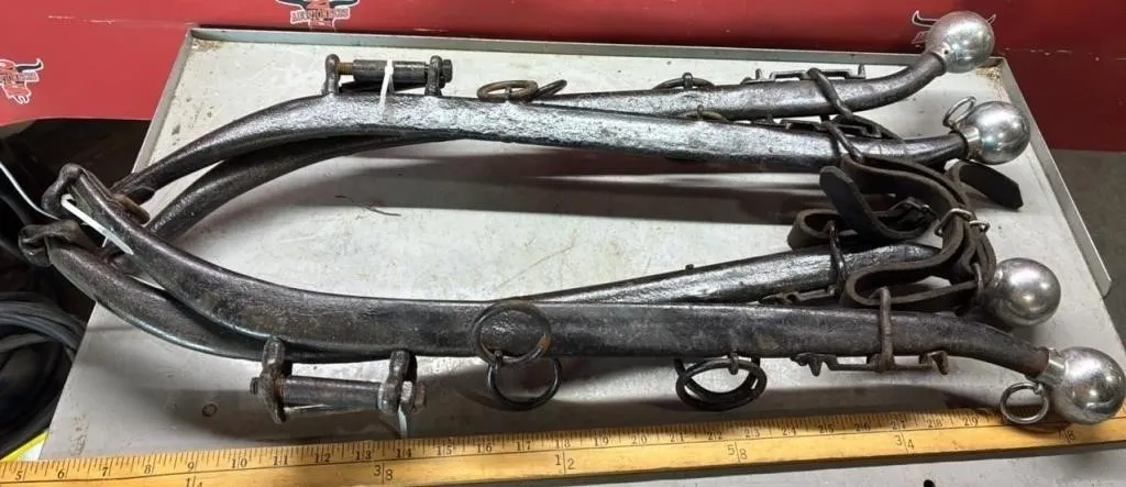 Vintage Metal Hames. *NO SHIPPING *LYS