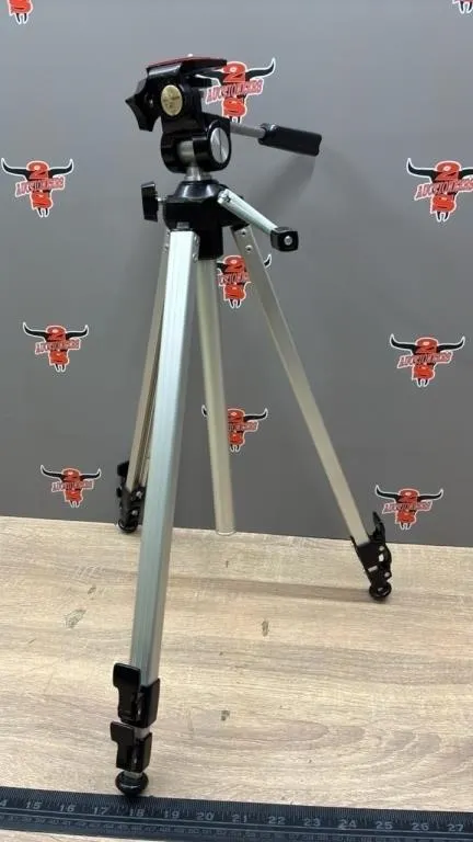 Hollywood Tripod.
