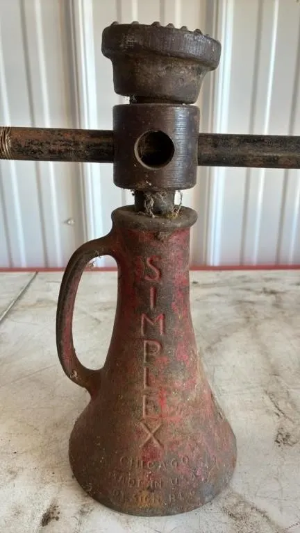 Vintage Simplex 8� Screw Jack. *NO SHIPPING