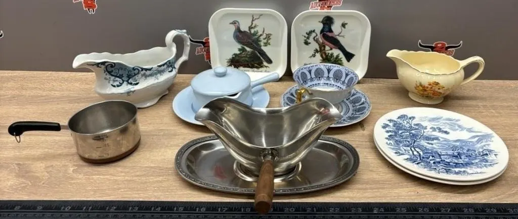 Vintage Kitchenware. *NO SHIPPING