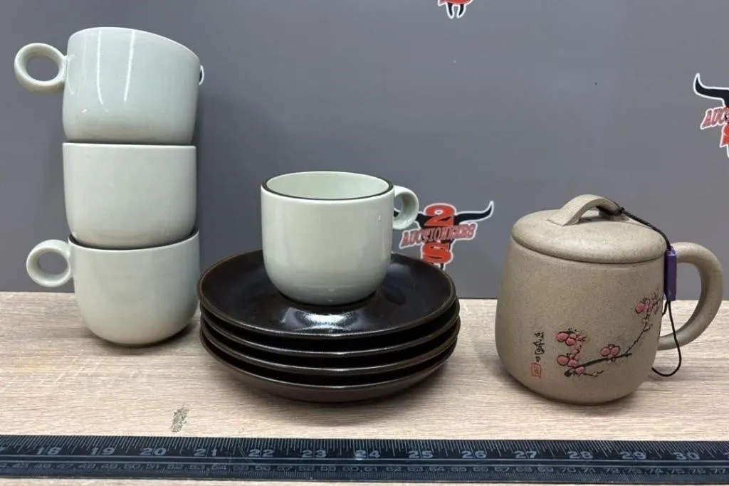 8Pc Rosenthal Tea Cup & Saucer Set & Lidded Mug.