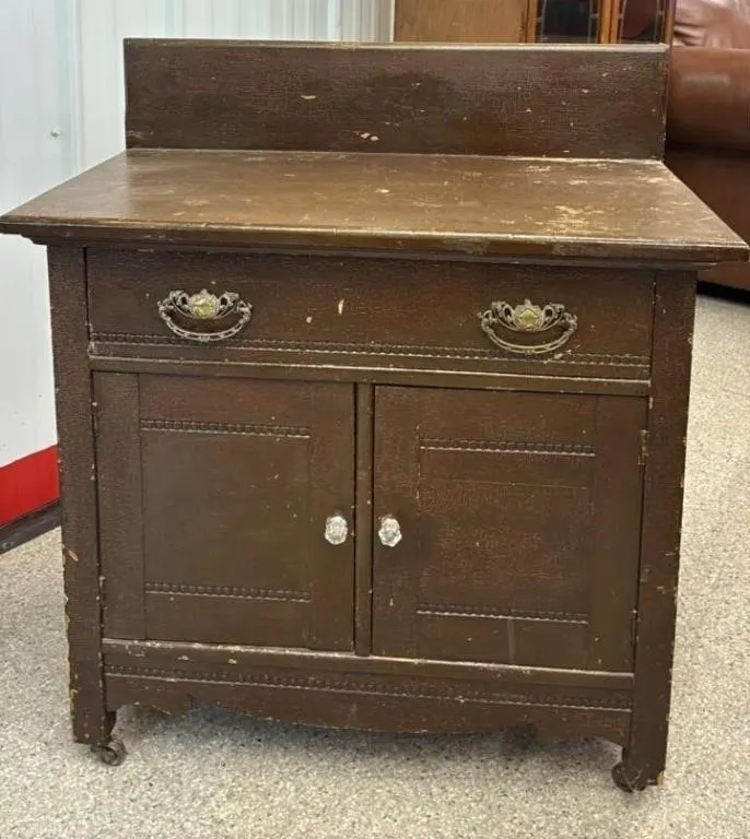 Vintage Wash Stand. 30�Wx17�Dx27�H. *NO SHIPPING