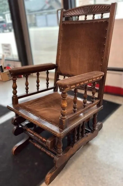 Vintage Wooden Glider Rocker. *NO SHIPPING