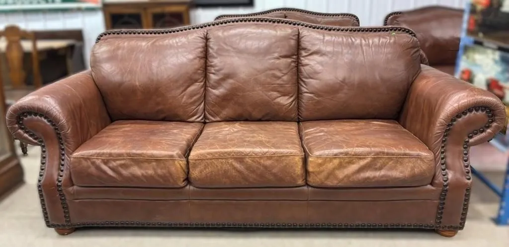 Leather Sofa. 92�Wx36�Dx41�H. *NO SHIPPING