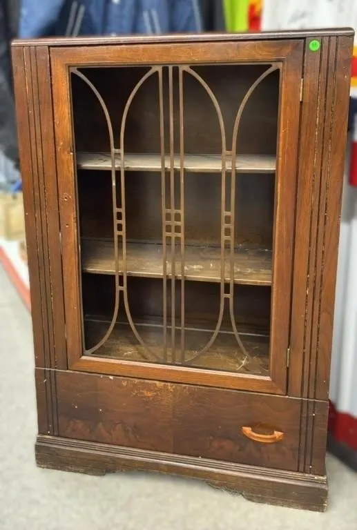 Vintage Honderich China Cabinet. 30�Wx12�Dx45�H.