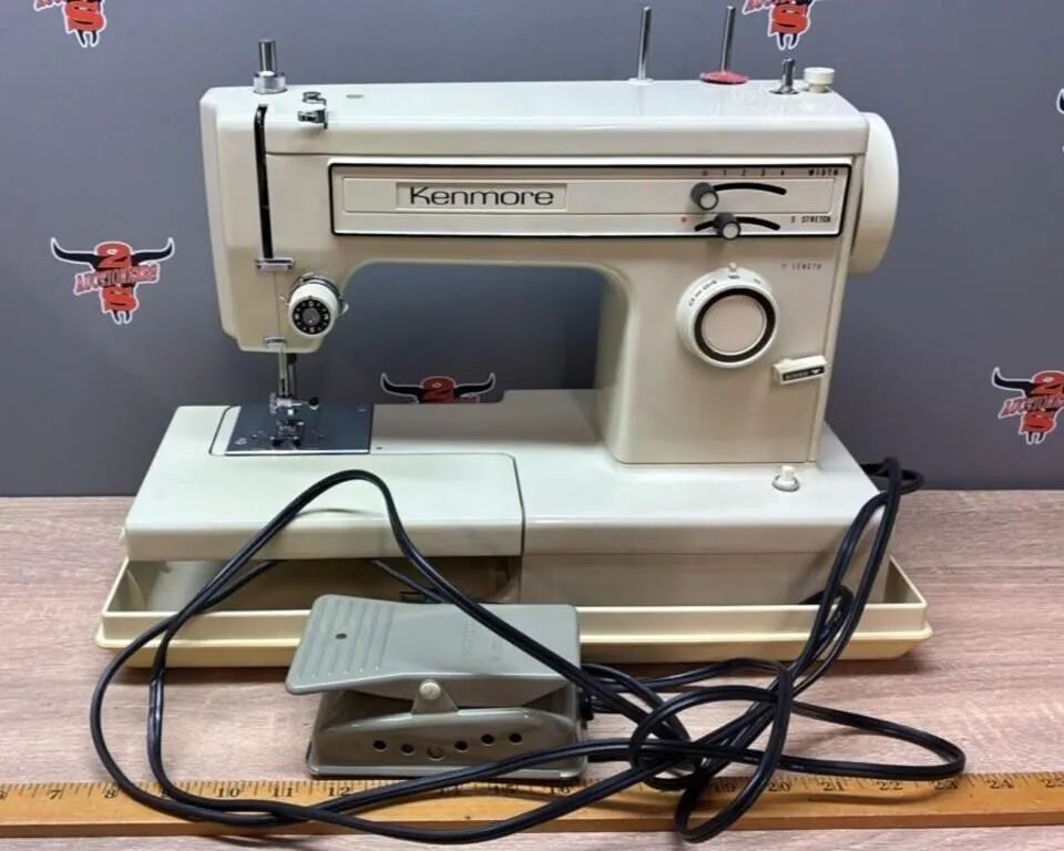 Sears Kenmore Sewing Machine. *NO SHIPPING