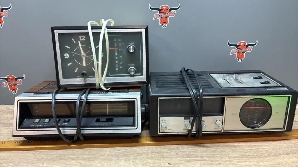3 Vintage Clock Radios. *NO SHIPPING