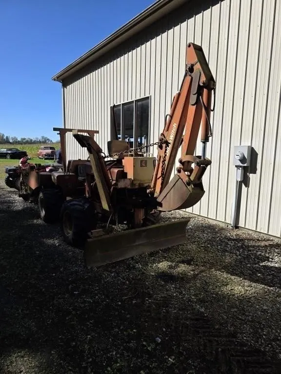 Ditch Witch R40 4 Wheel Drive