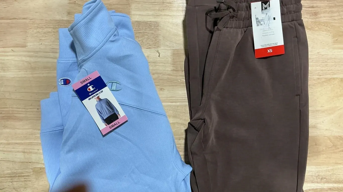 Champion Pullover And Jogger Set SXS