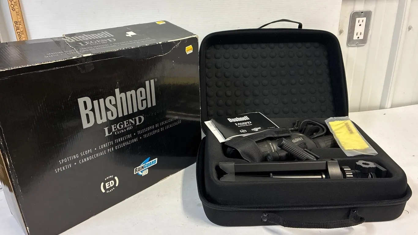 Bushnell Spotting Scope. Unused