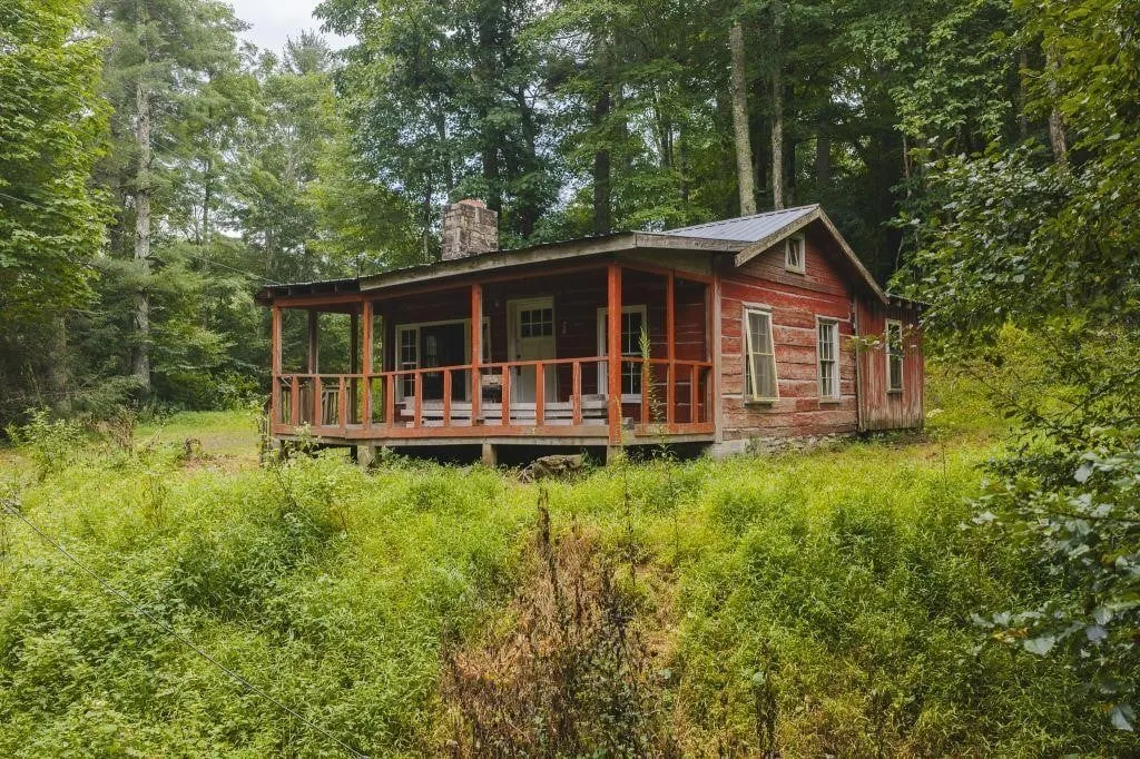 Mountain Property for Sale in Newland, NC!
