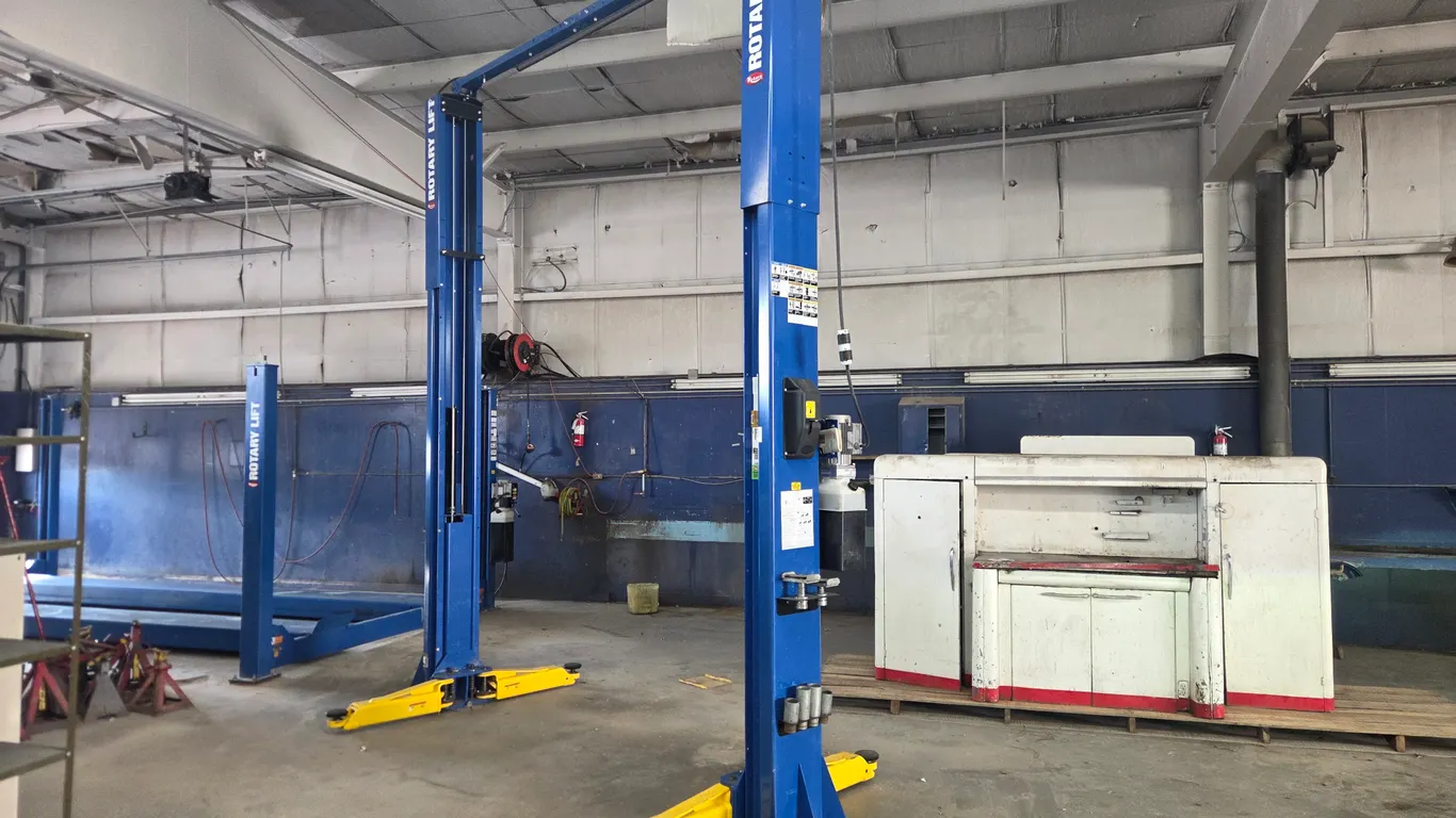 2022 Rotary Lift SP012N7T5 Symmetrical 2-Post Lift - 12,000 LBS