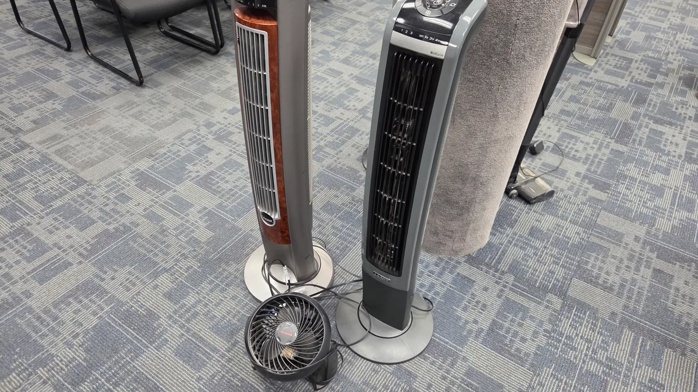 (3) Fans