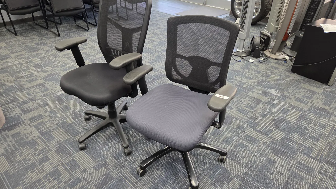 (2) Desk Chairs