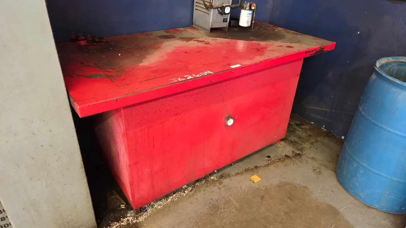 240 Gallon Capacity Bench Top Oil Tank