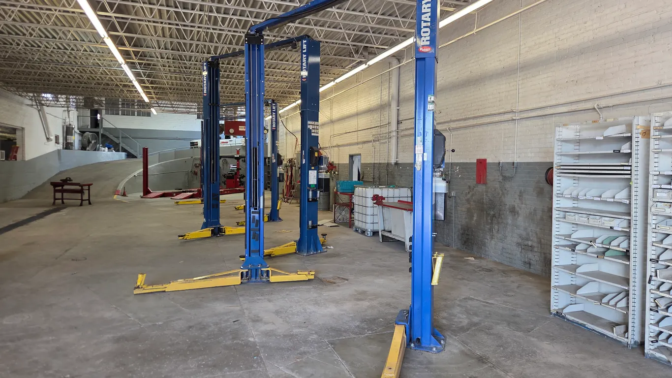 2008 Rotary Lift SPOA10N915 A-Symmetrical 2-Post Lift - 10,000 LBS