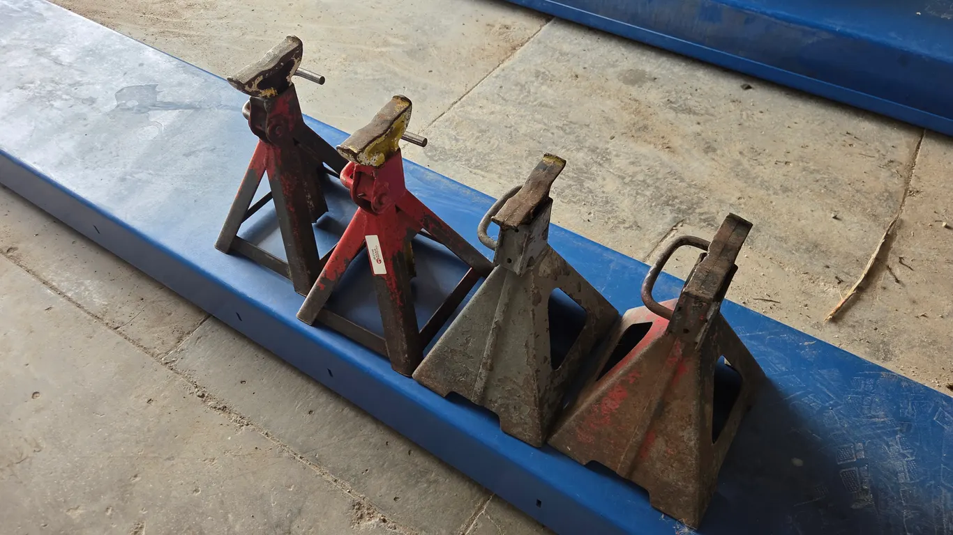 (4) Steel Jack Stands