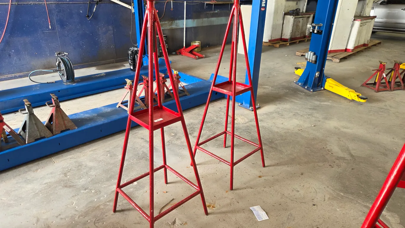 (2) Support Stands