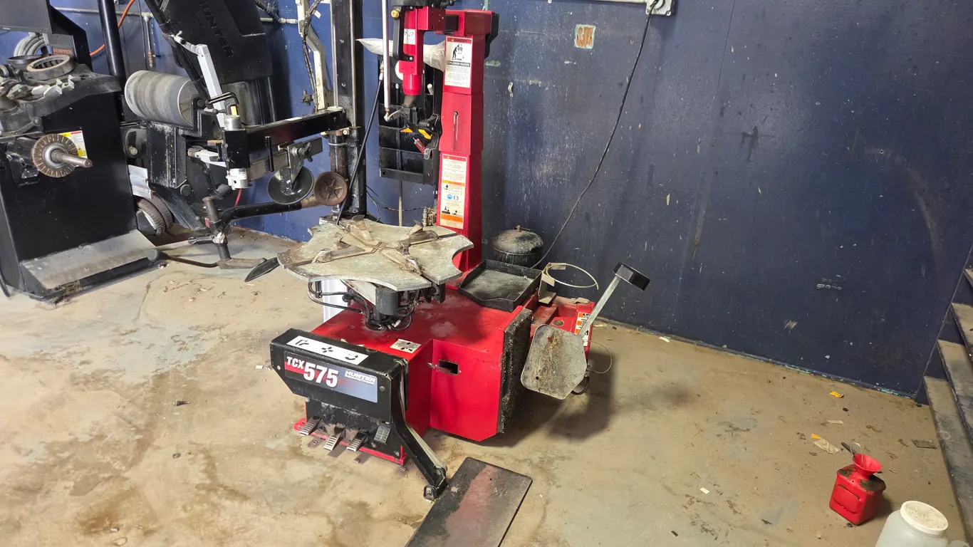 2013 Hunter TCX575 Tire Machine