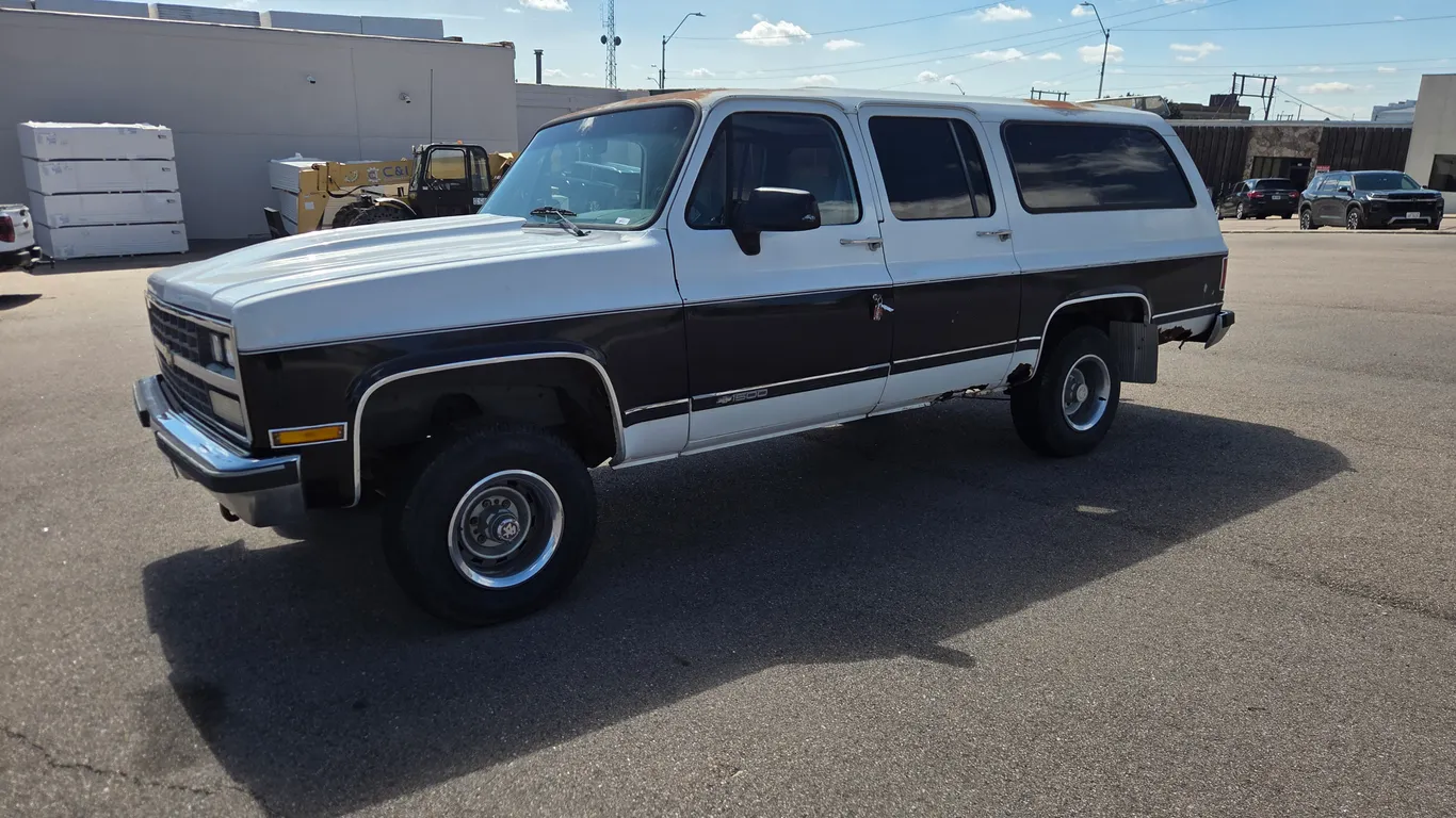 1990 Chevrolet 1500 Suburban-Gasoline