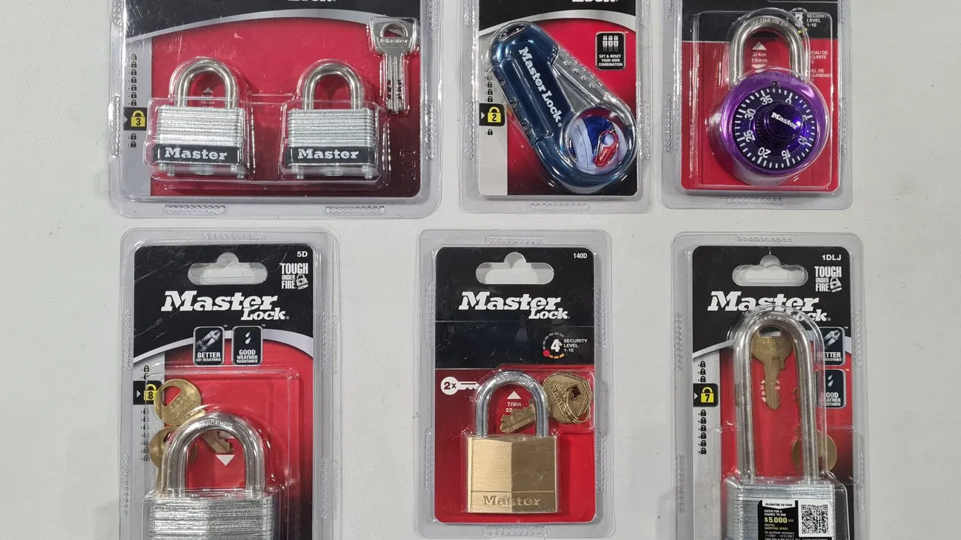 (6) Master Lock Padlocks