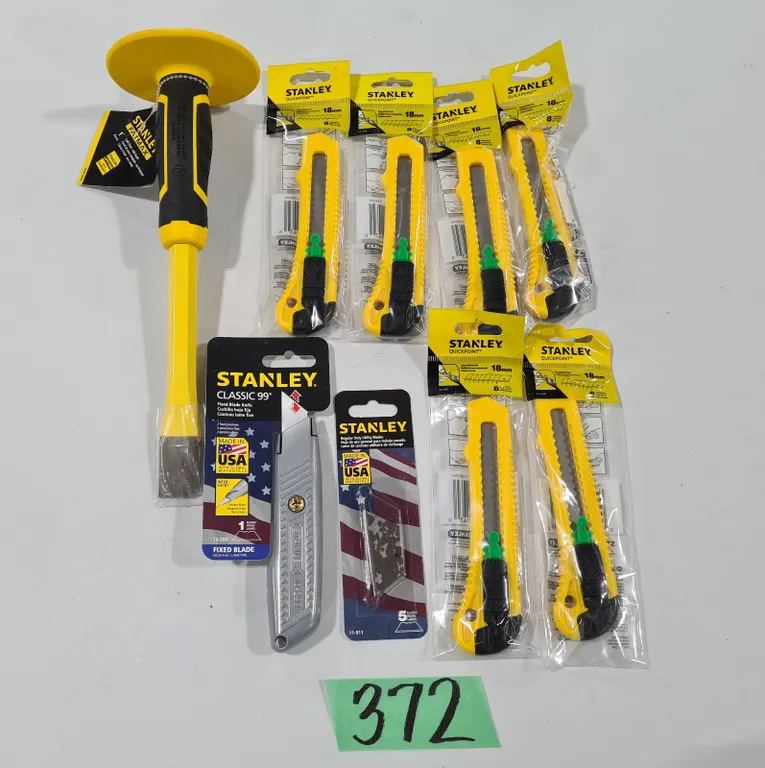 Assorted Stanley Knives and Chisel