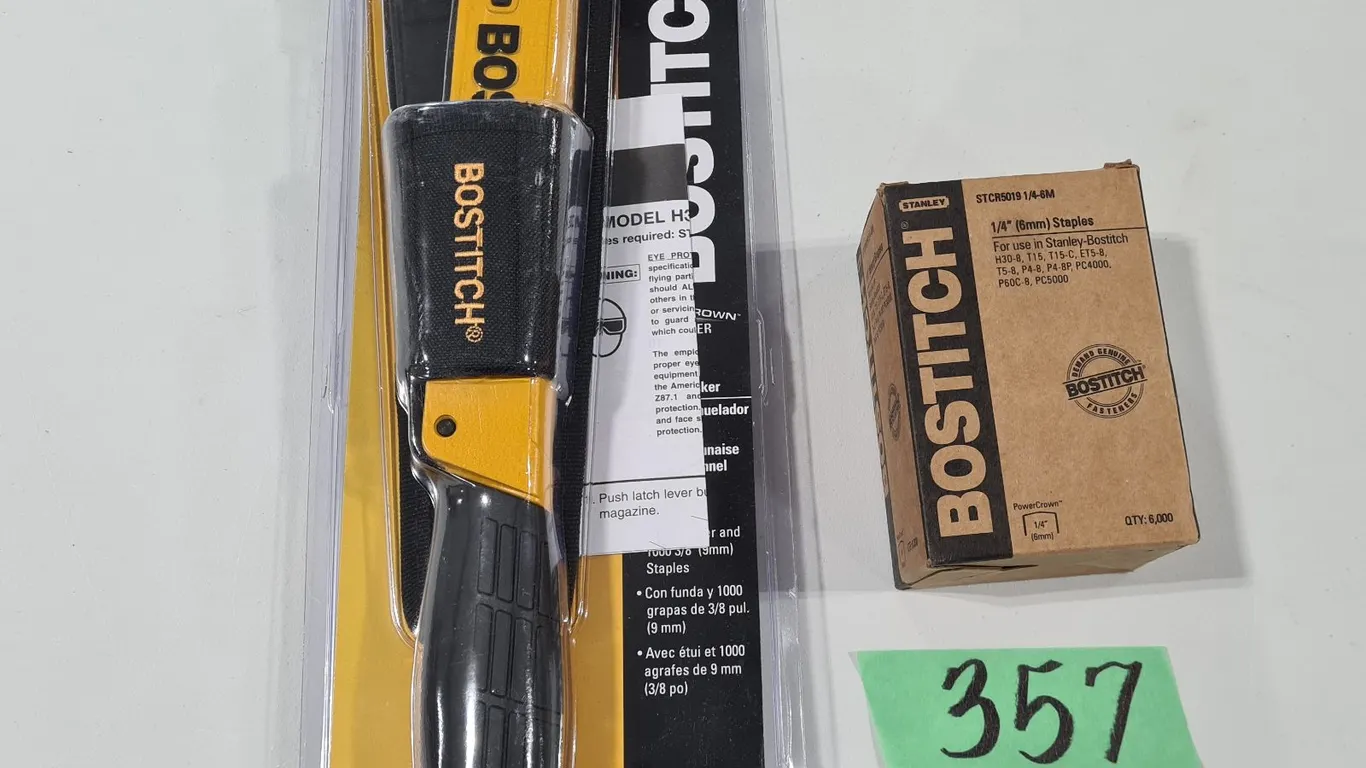 Bostitch H30-8D6 Hammer Tacker with Staples