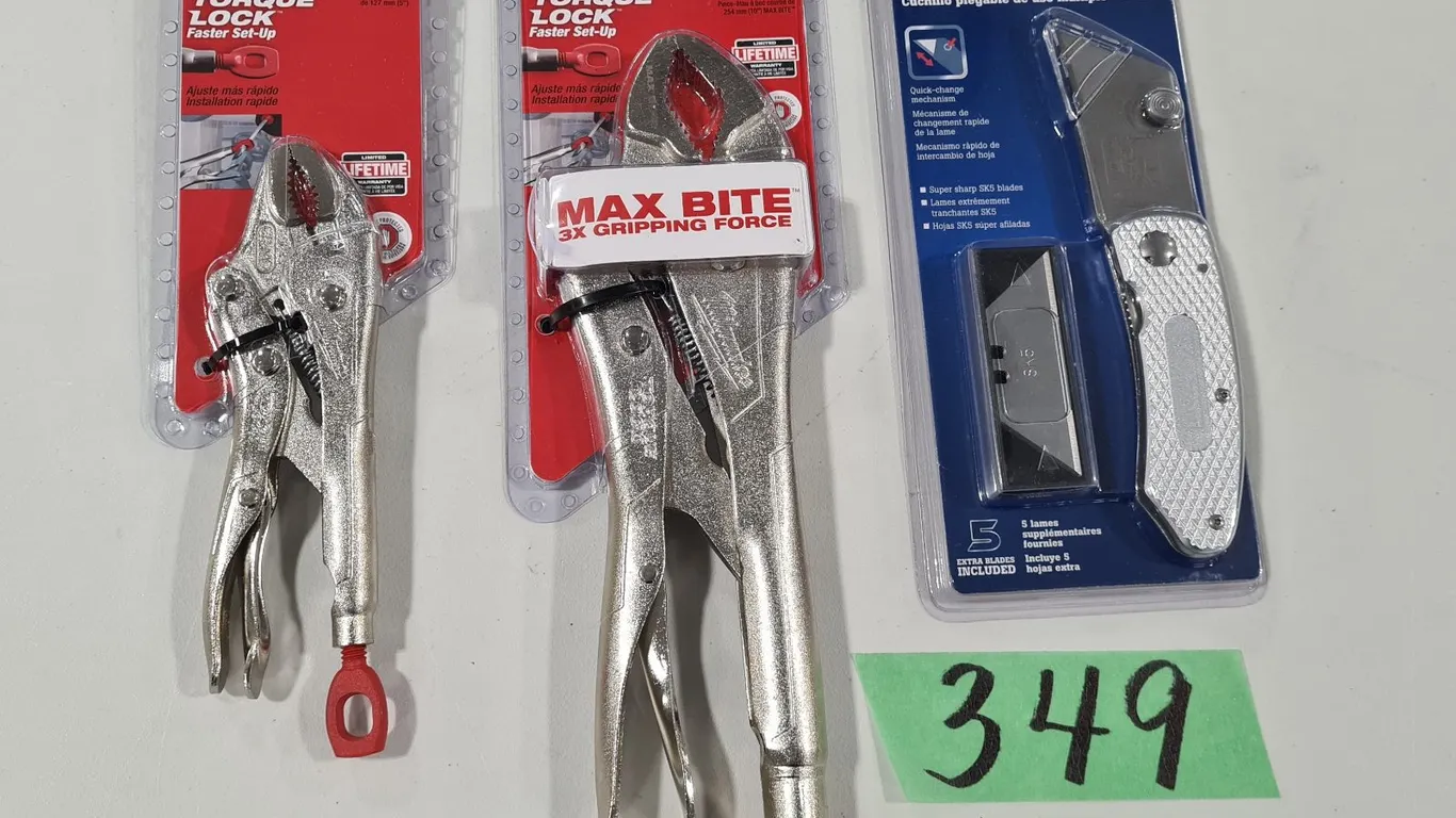 Milwaukee Pliers & Vulcan Utility Knife Set