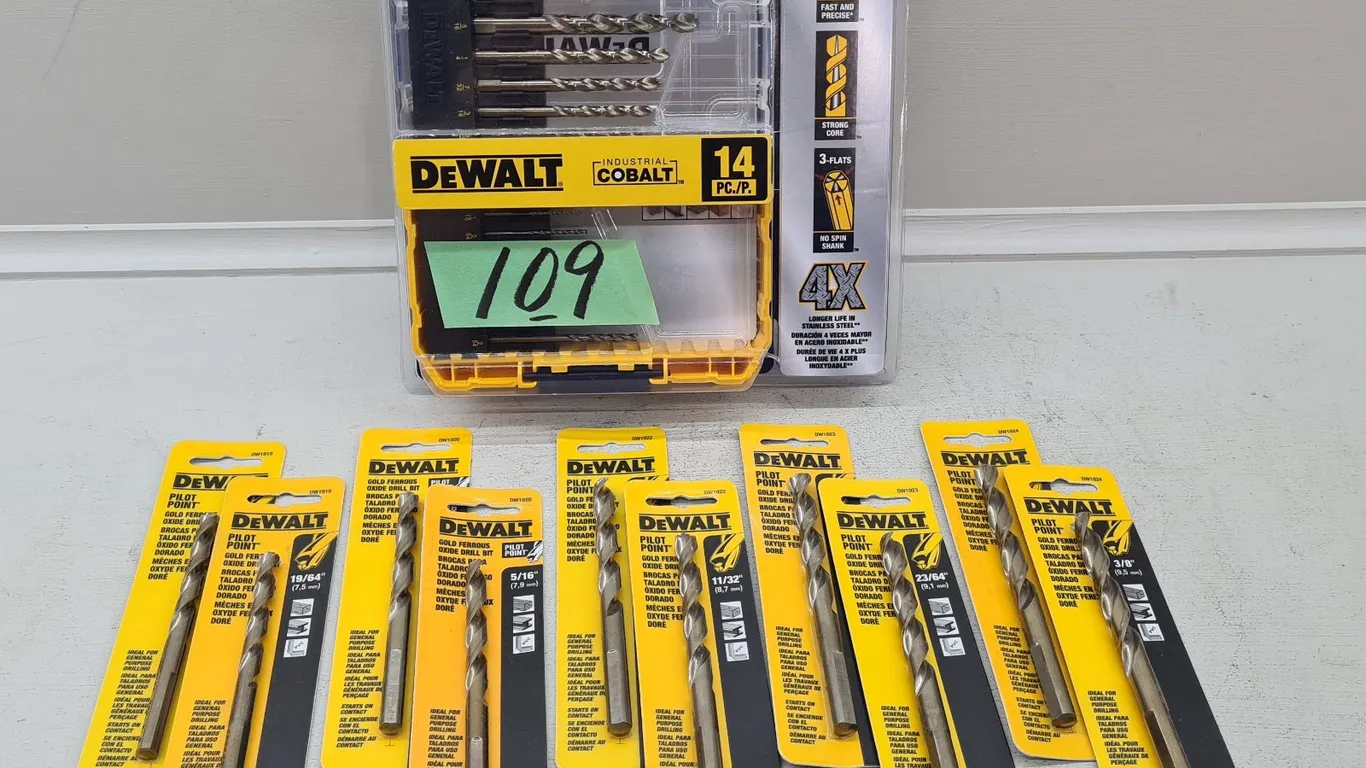 DeWalt Drill Bit Set & (10) Assorted Drill BIts