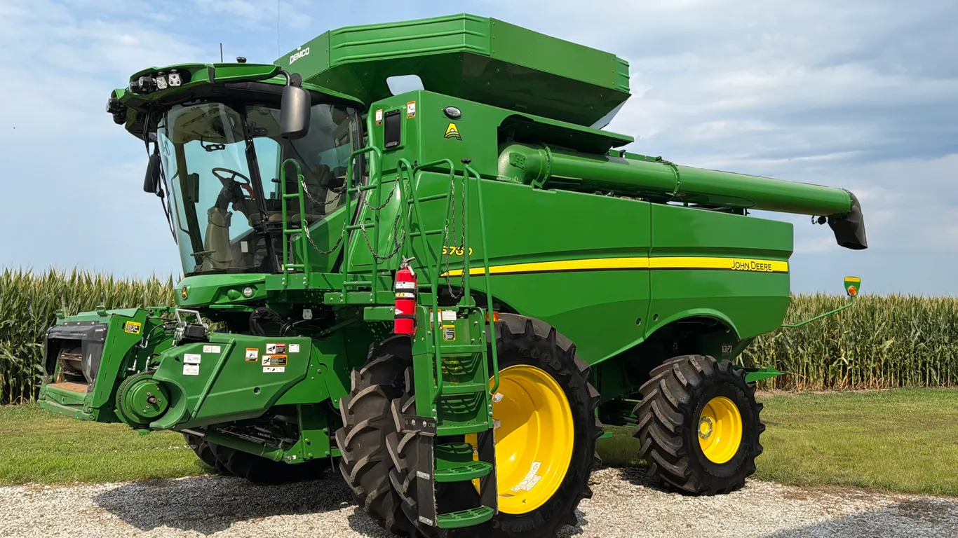 2023 John Deere S760 STS Combine