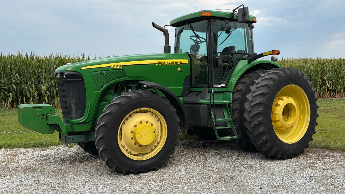 2002 John Deere 8220 MFWD Tractor