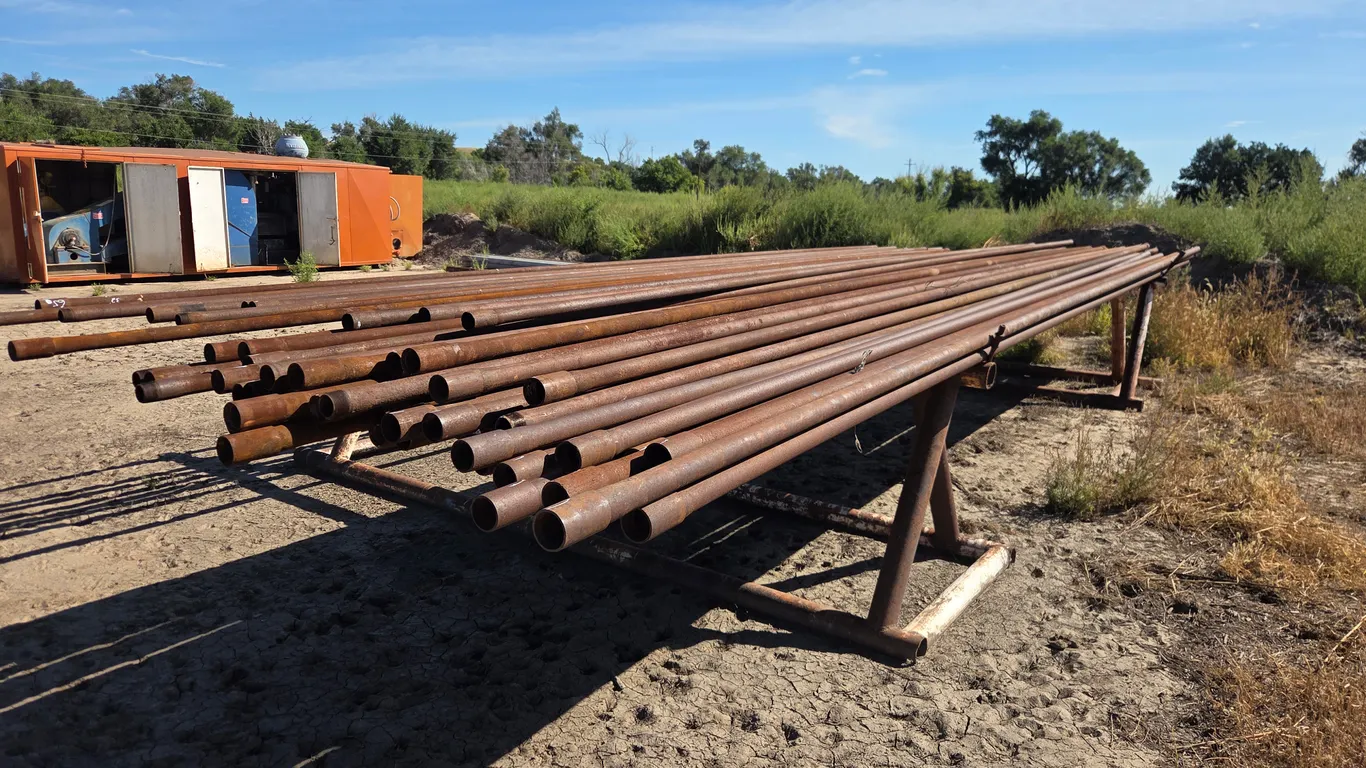 (65) 2-3/8 Pipe - 32FT