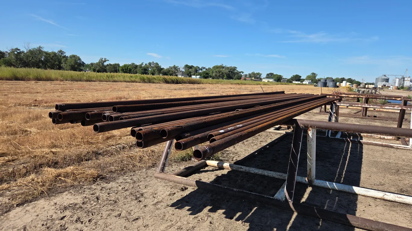 (40) 2-7/8 Pipe - 32FT