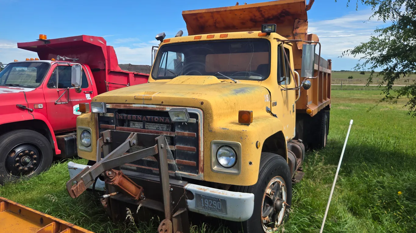 1987 International S1700 Dump Truck - Diesel