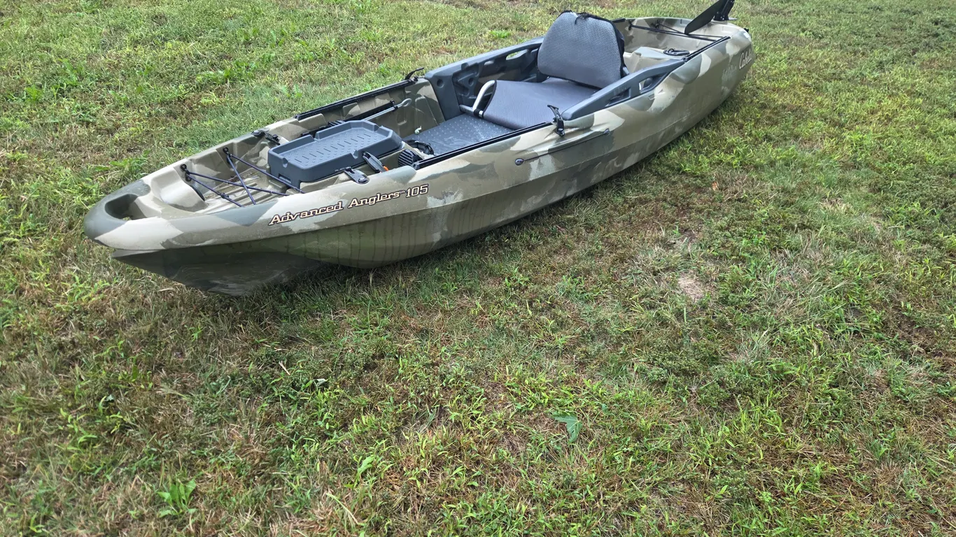 Cabelas Advanced Anglers 105 Kayak