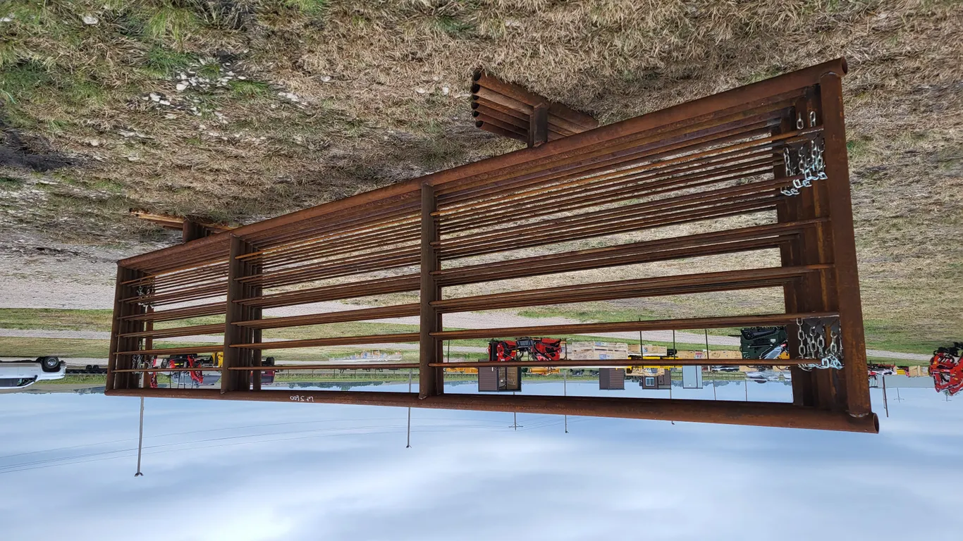 6 - 24FT. Free Standing Panels, Sold 6 X Bid