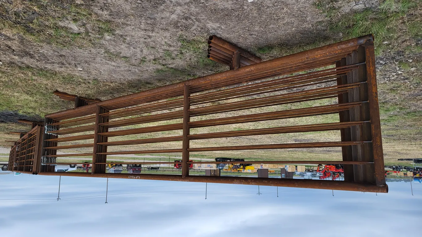 6 - 24FT. Free Standing Panels, Sold 6 X Bid