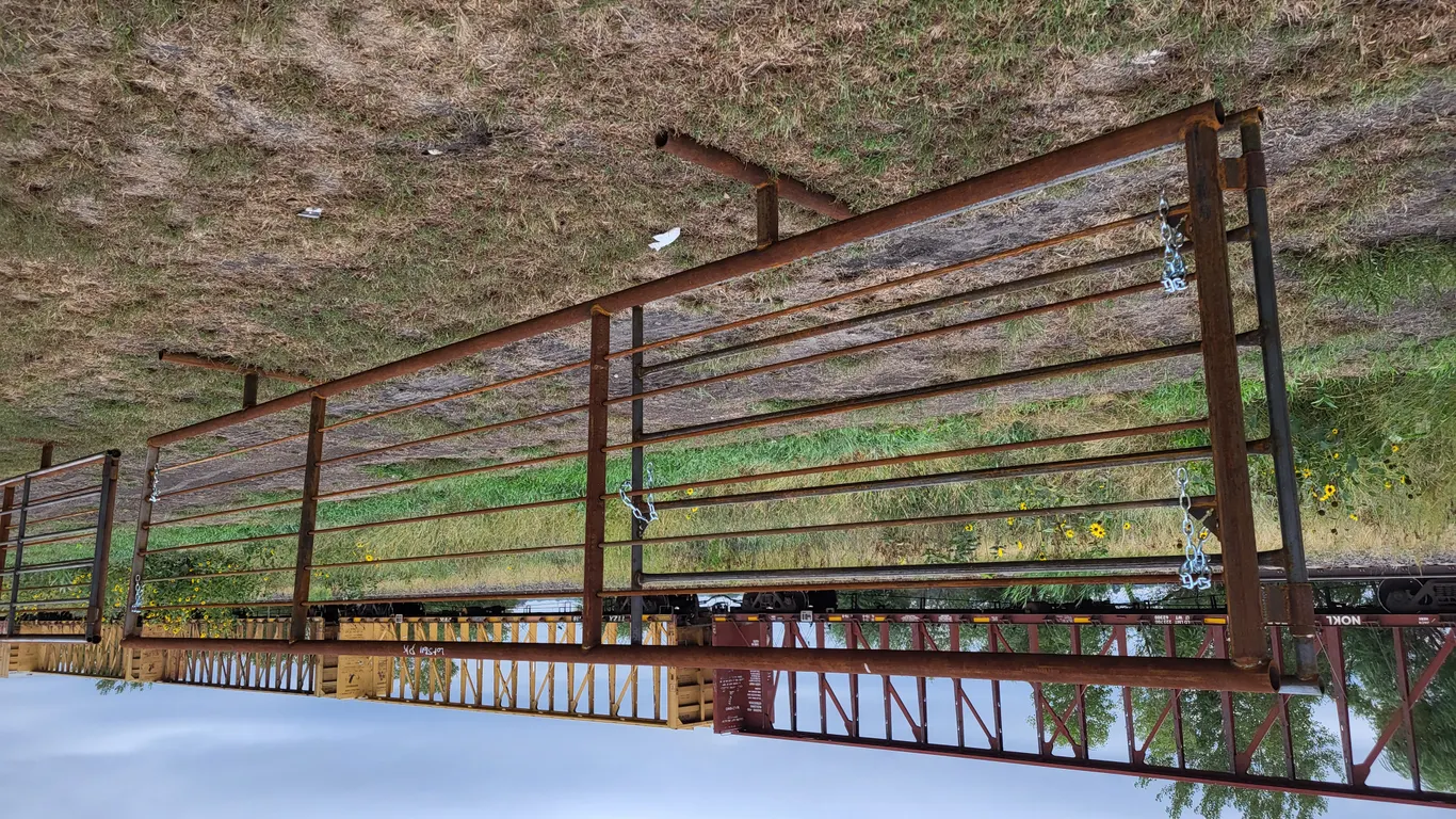 24ft. Free Standing Panel w/ 7.5FT Gate