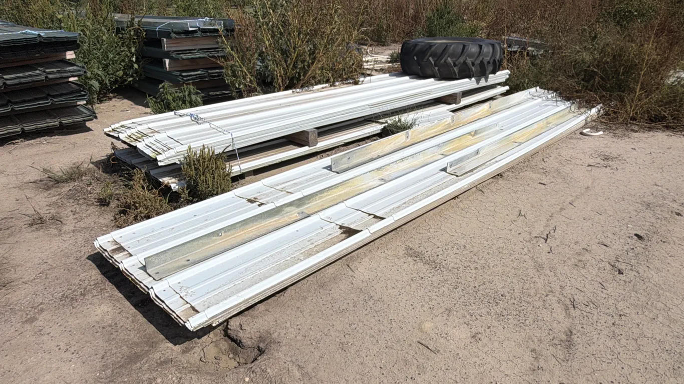 (70) Mortan Metal Building Sheets