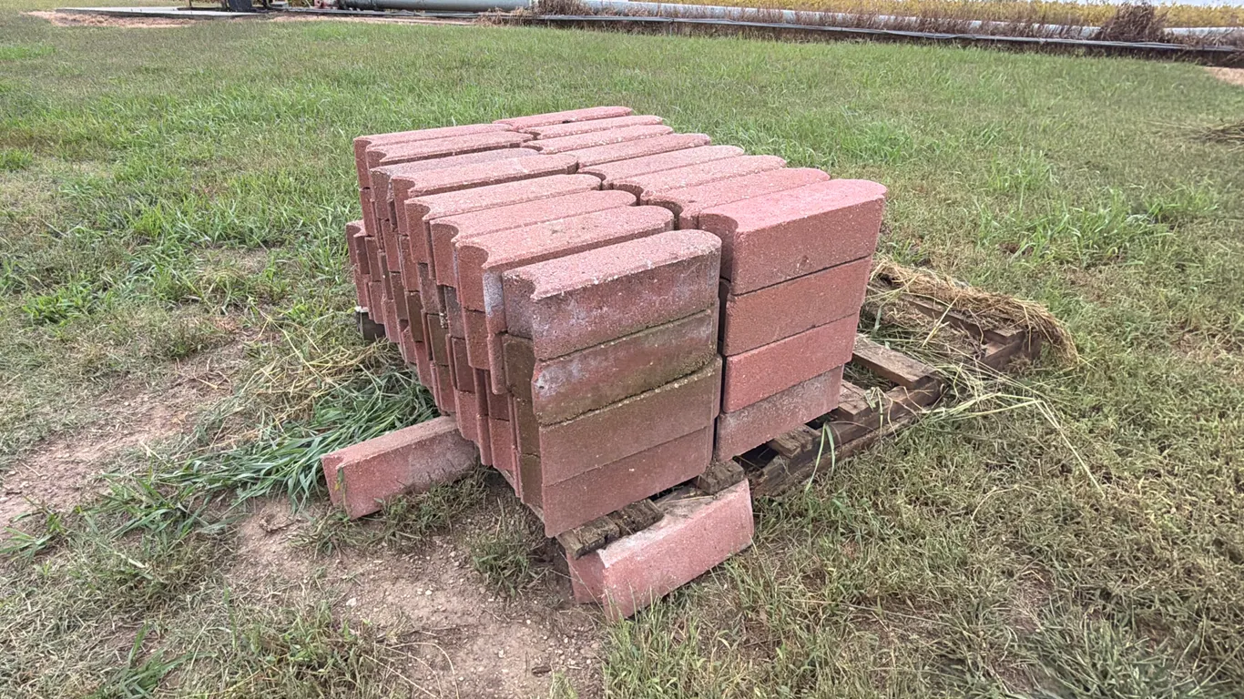 (70) Land Scape Pavers