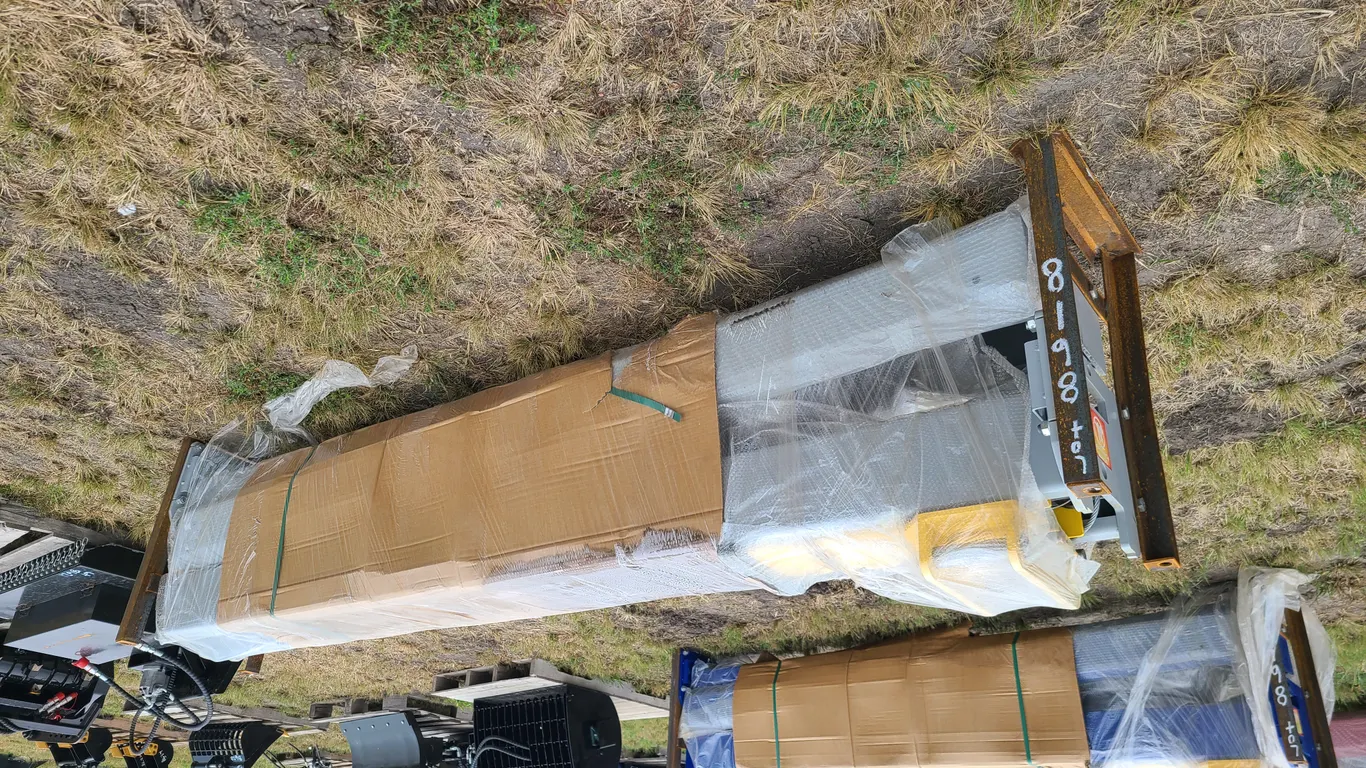 Unused 2026 SDLANCH Two Post Lift