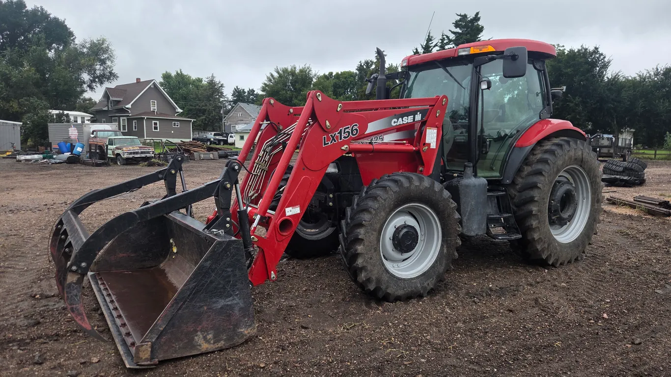 2006 Case MXU125 MFWD Tractor w/Loader
