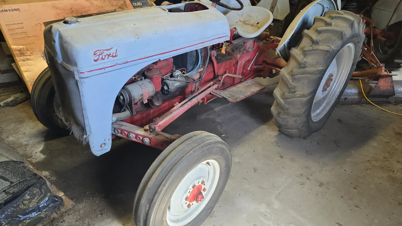 1940 Ford 9N Tractor - Gasoline